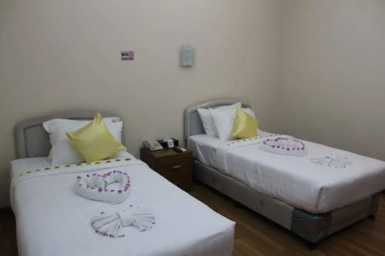 Standard Triple room