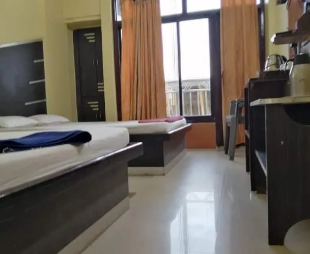 Larica Holiday Inn Tarapith