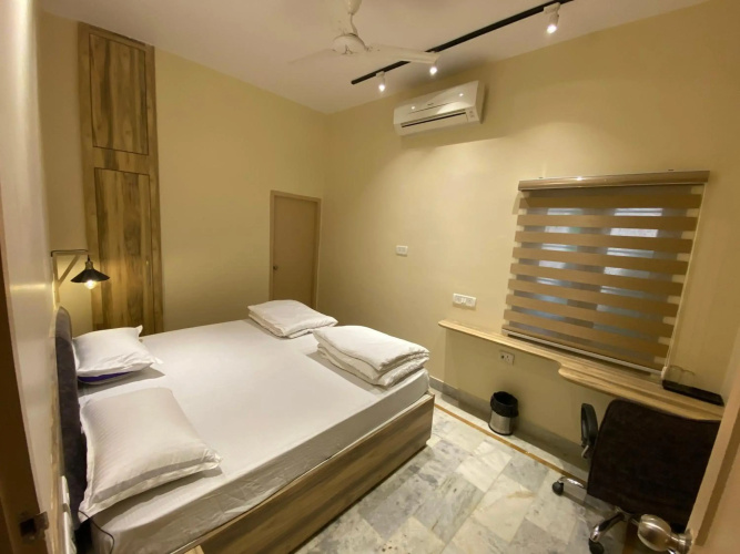 Backpackers Den