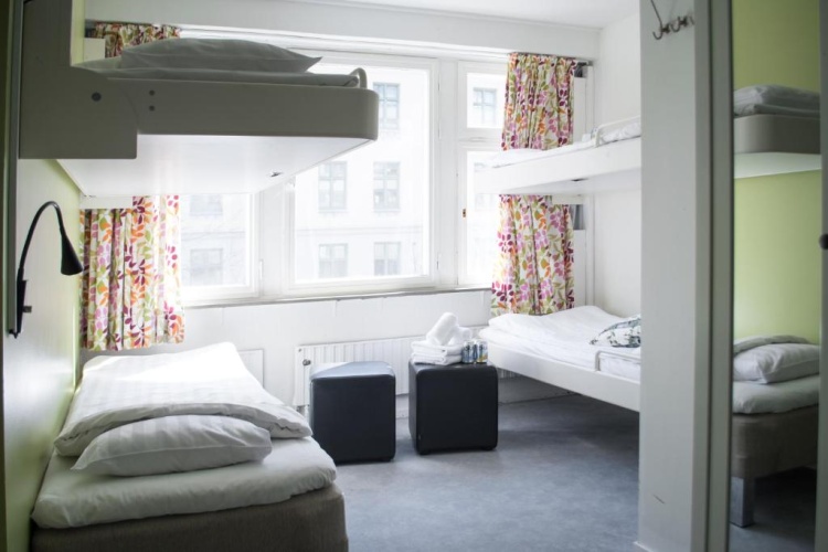 Standard Quadruple room with view