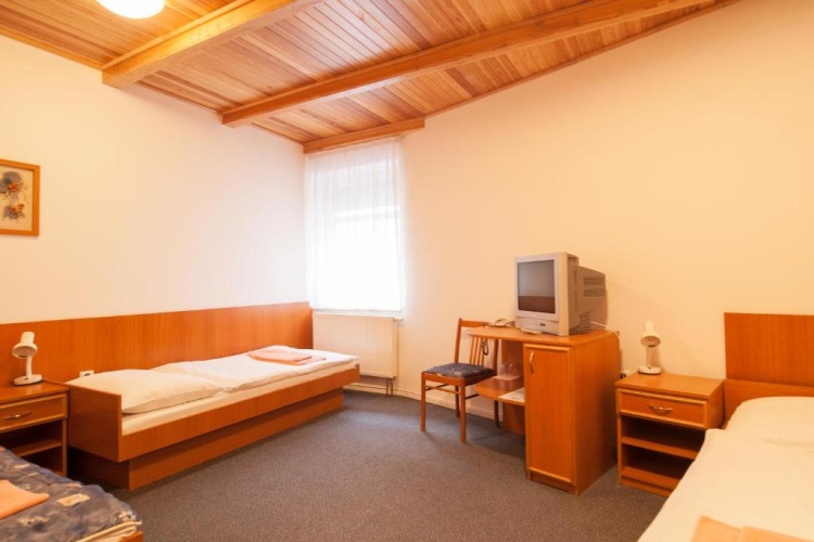 Classic Twin room with view