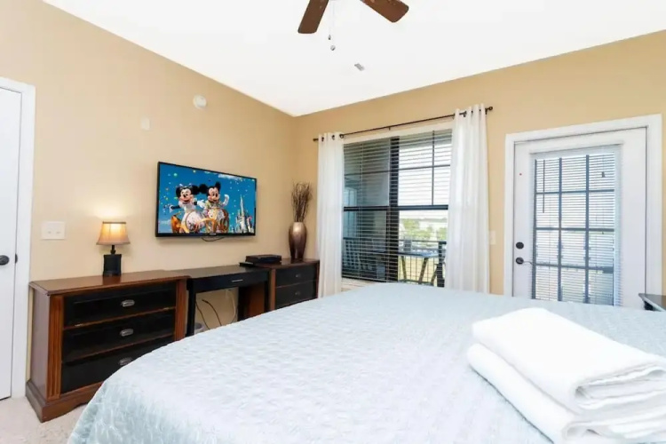 909 Unit 1033 Beautiful Apartment
