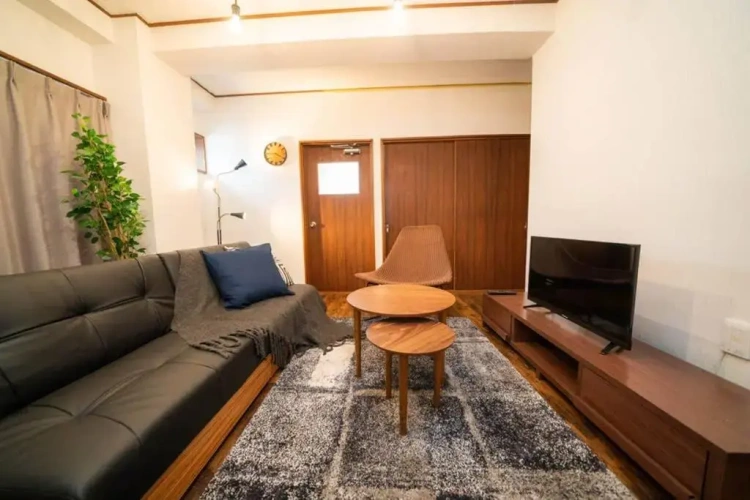 2 Bedrooms Apartment
