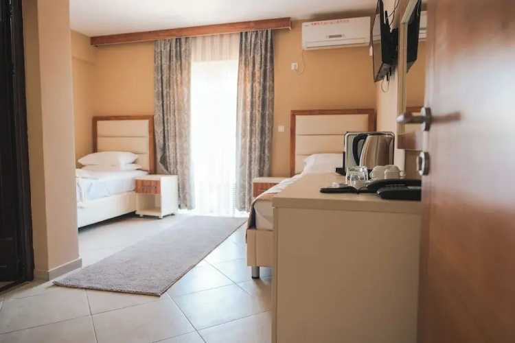 EMERALD Hotel