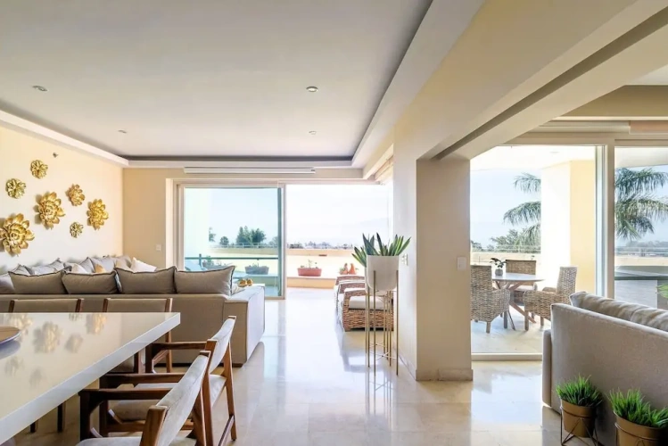 Deluxe Apartment