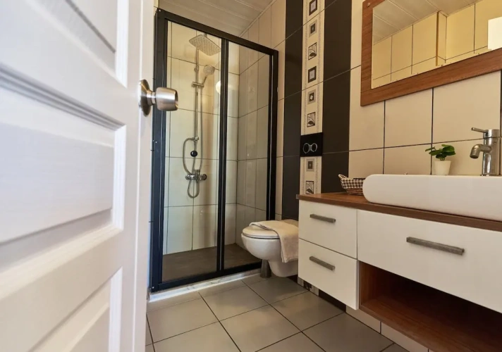 1 Bedroom Apartment with garden view