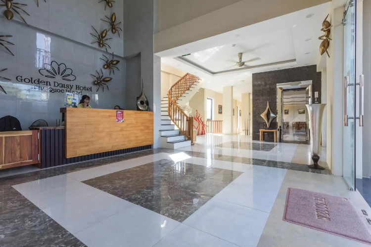 Golden Daisy Hotel