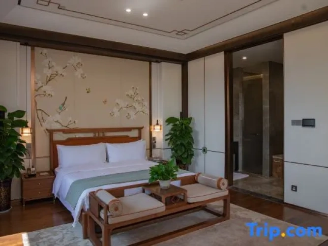 Premier Suite
