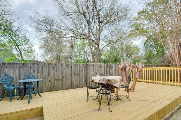 Stylish Home ~ 2 Mi to Jackson State & Belhaven!