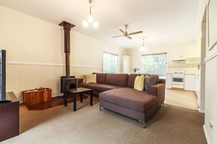 2 Bedrooms Cottage with balcony and with garden view