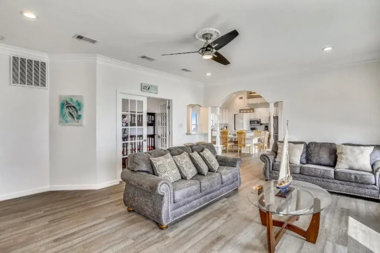 6 Bedrooms Cottage