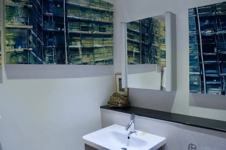 2 Bedroom West End Flat Sleeps 4