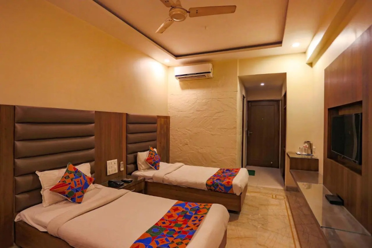 Fabhotel Surya