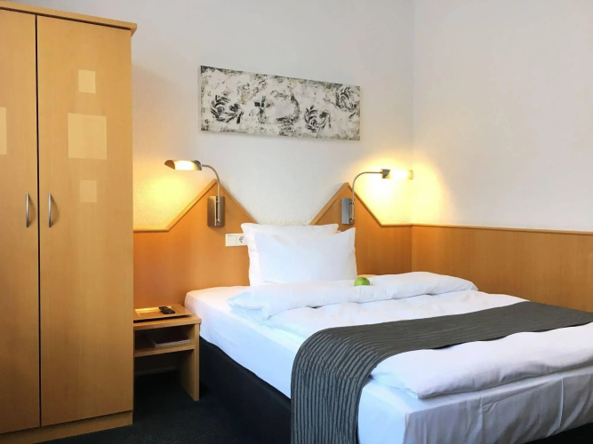 Hotel H.E.Y.M.A.N.N.