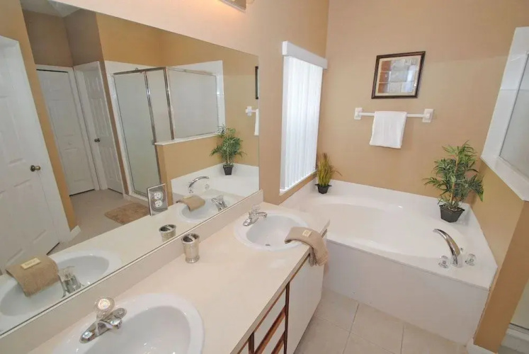 179EV South View 5 Br villa by RedAwning