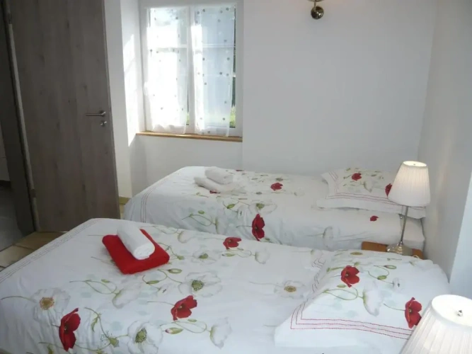 2 Bedrooms Cottage