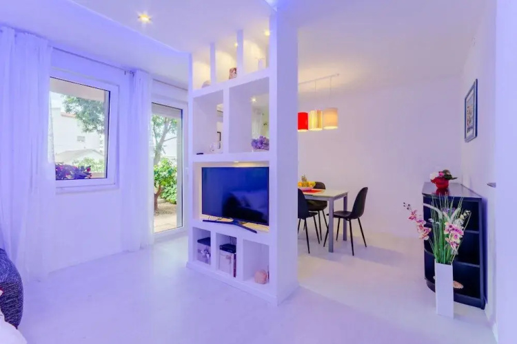 Studio Luce Mala