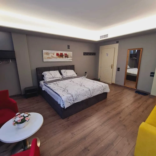 Deluxe Triple room with city view