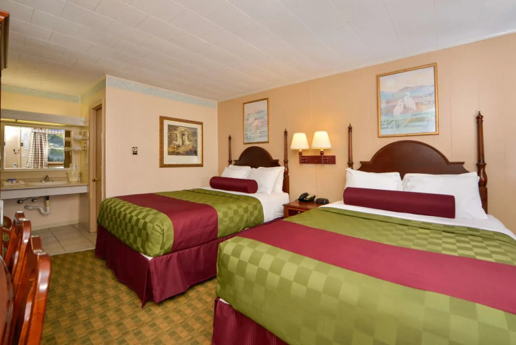 Maddox Inn