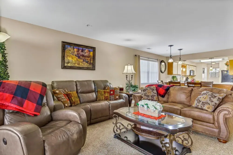 Foothills Classy Condo 2 Bedroom Condo by Redawning