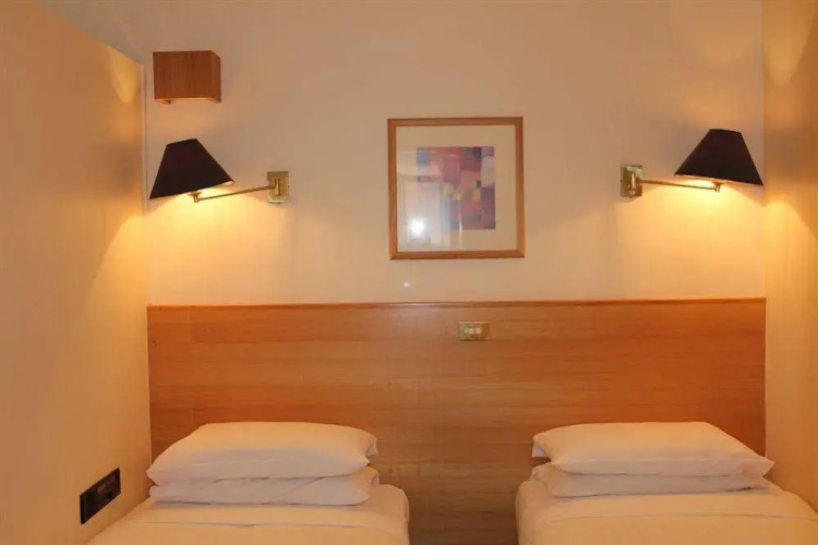 Eastern Townhouse Serviced Apartments