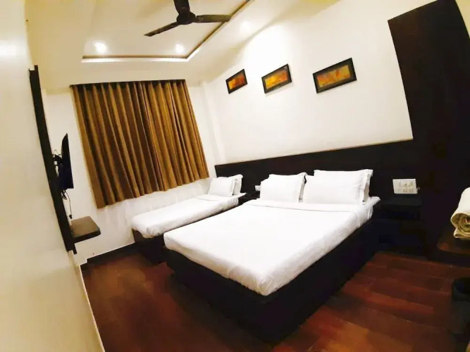 Hotel Al-Towheed