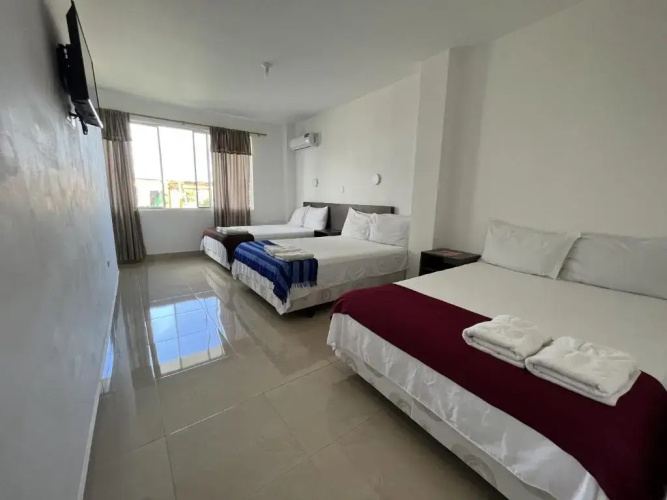 Mare S&M Hostal