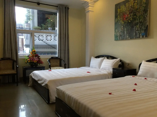 Jade Hotel