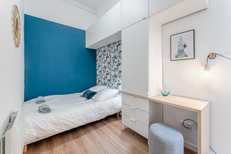 2 Bedrooms Apartment