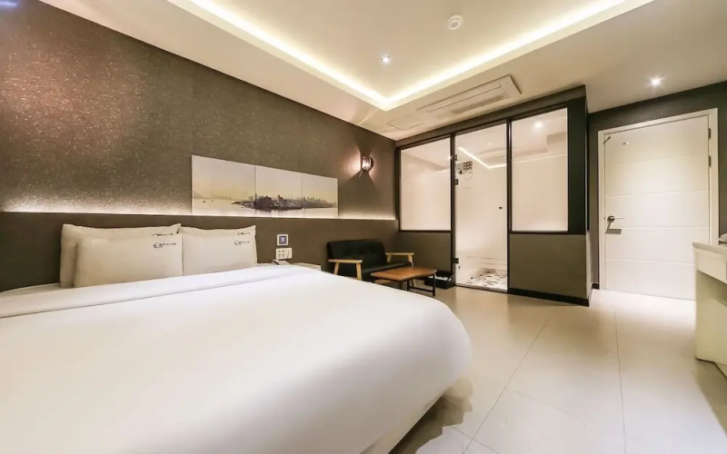 Changwon Myeongseodong Dosi Yeohaeng