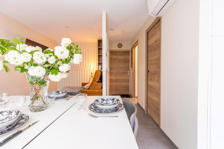 Apartment with balcony