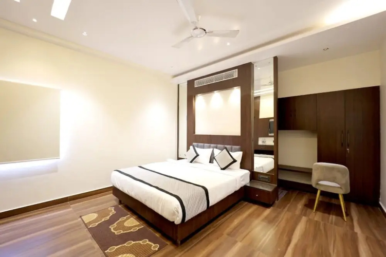 KS Square Hotel and Banquets