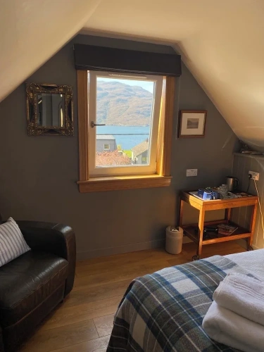 Standard Quadruple room with lake view