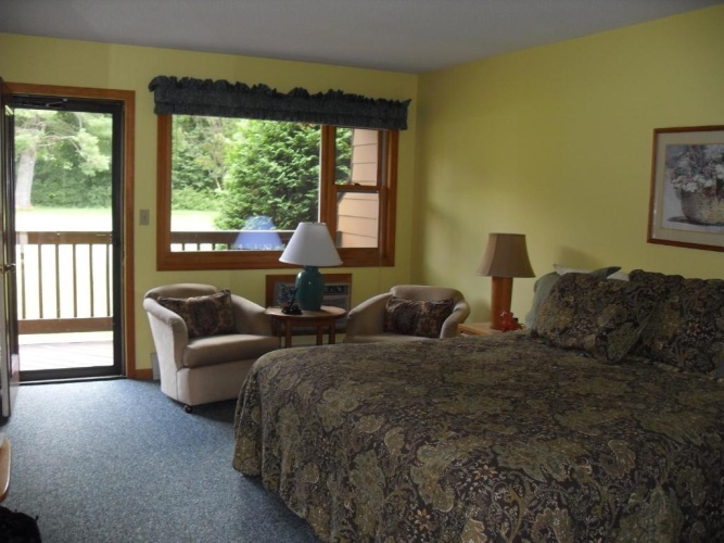 3 Bedrooms Standard room with view