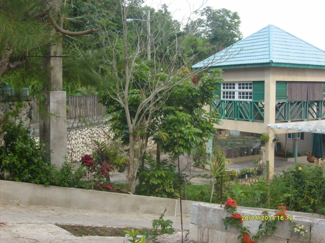 Naturesview Castle B&B