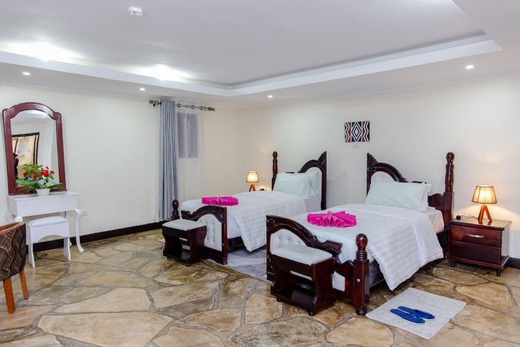 Standard Twin room with balcony