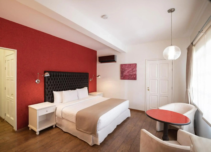 Casa Bonita Hotel & Luxury Residence