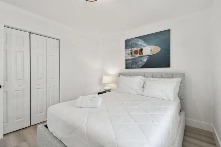 2 Bedrooms Apartment
