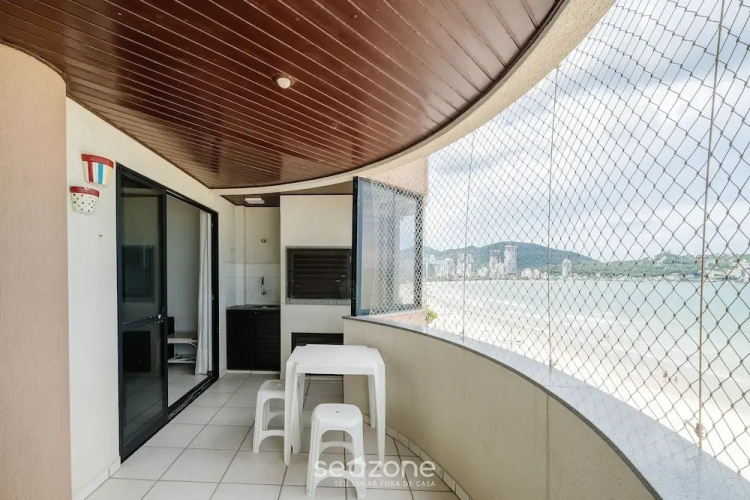 3BR Beachfront apt w/ BBQ Rsl0502