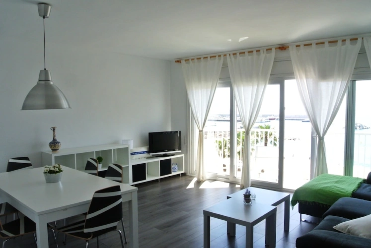 3 Bedrooms Apartment with balcony and with sea view