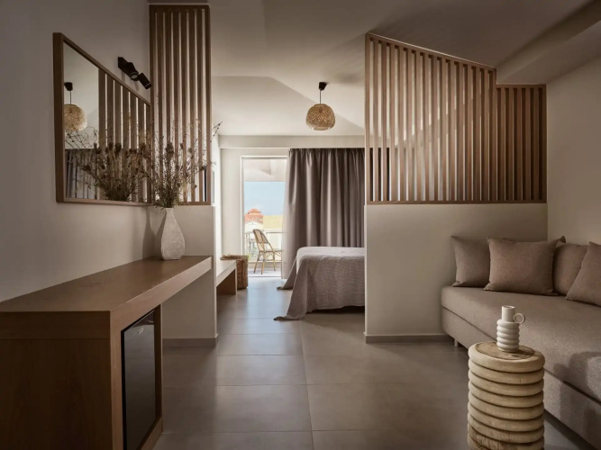 Alamis Hotel & Apartments