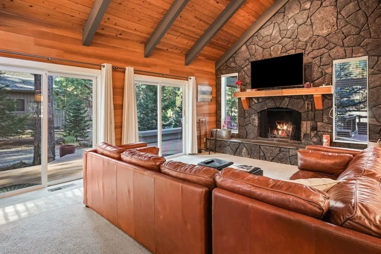4 Bedrooms Cottage