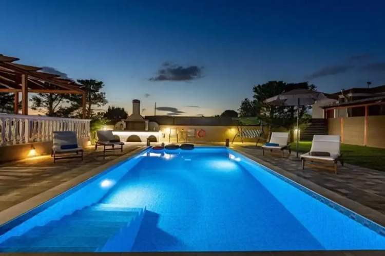 Villa Bora With Private Pool