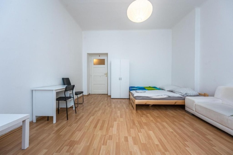 3 Bedrooms Apartment