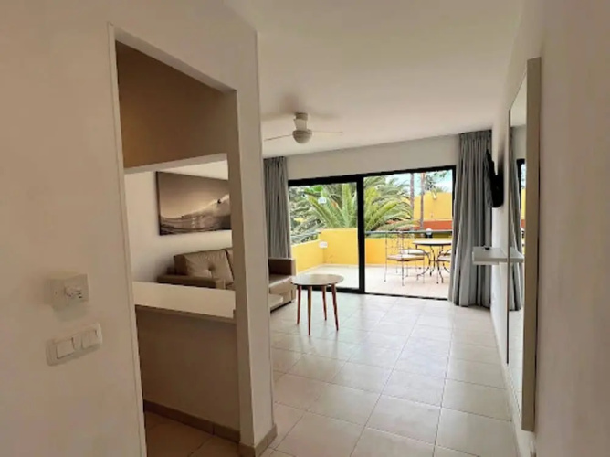 Beach Apt With Fast Wifi