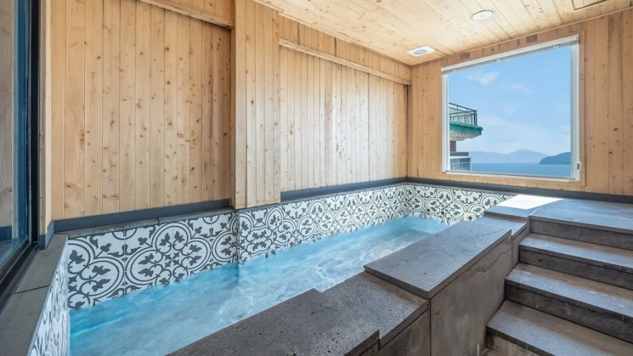 2 Bedrooms Villa