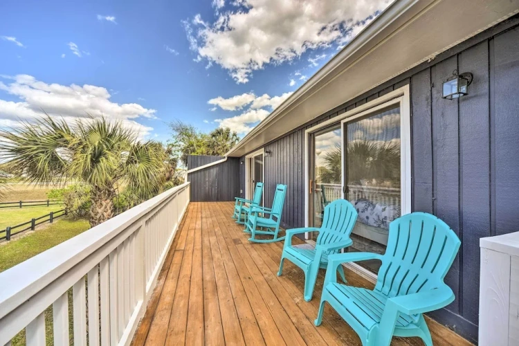 3 Bedrooms Cottage with balcony