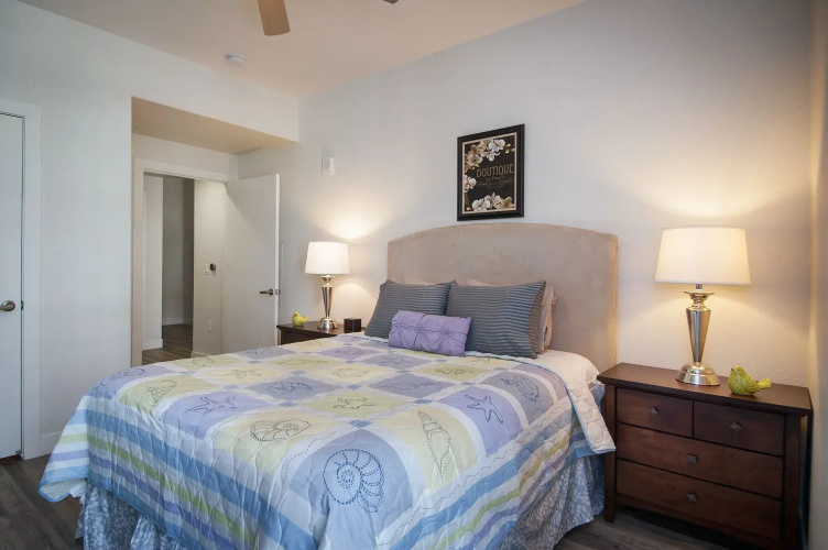 Sunshine Suites at Main St