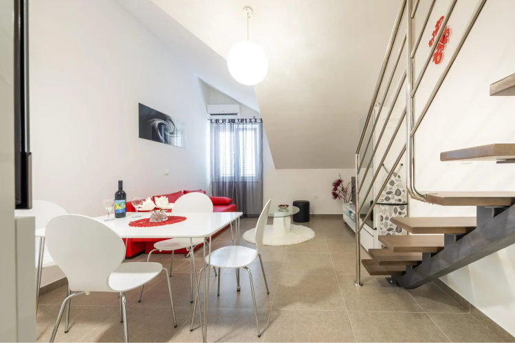 NEW modern studio apartment Nina