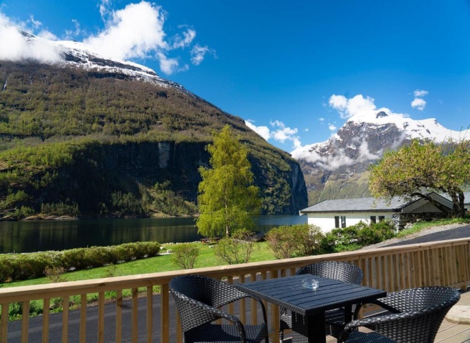 1 Bedroom Premium Double Cottage